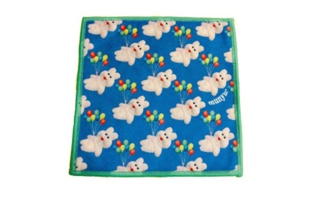 【本日限り】むにゅ　プクプク　ハンカチ　バッグセット Amazon.co.jp: むにゅハンカチタオルmunyu プクプク完売品レア